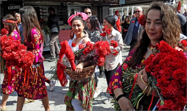 Dünya Romanlar Günü Çeşme’de kutlandı