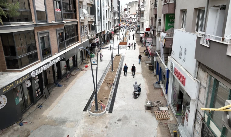 Ali Çetinkaya Caddesi yayalaştırma projesi devam ediyor