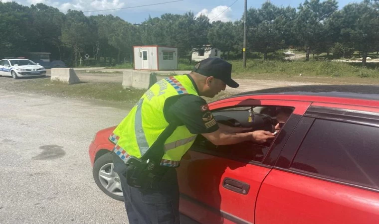 Balıkesir’de jandarma araç kontrolü yaptı