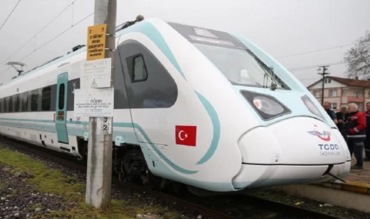 Elektrikli milli tren ilk yolcularını taşıyacak