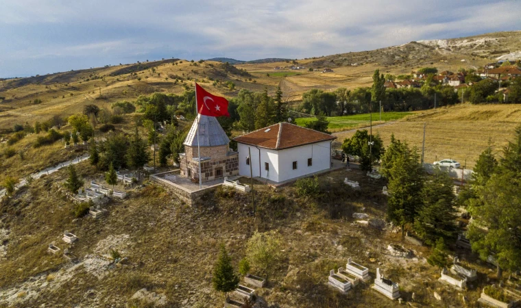 Turasanşah Türbesi yenileniyor