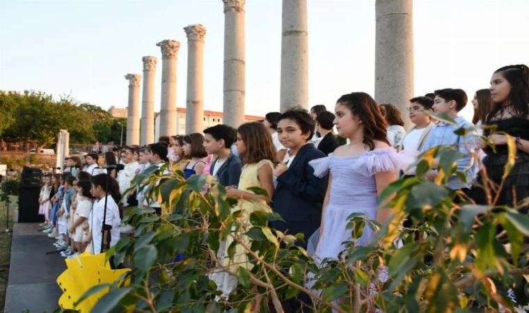 Dünya melodileri yankılandı