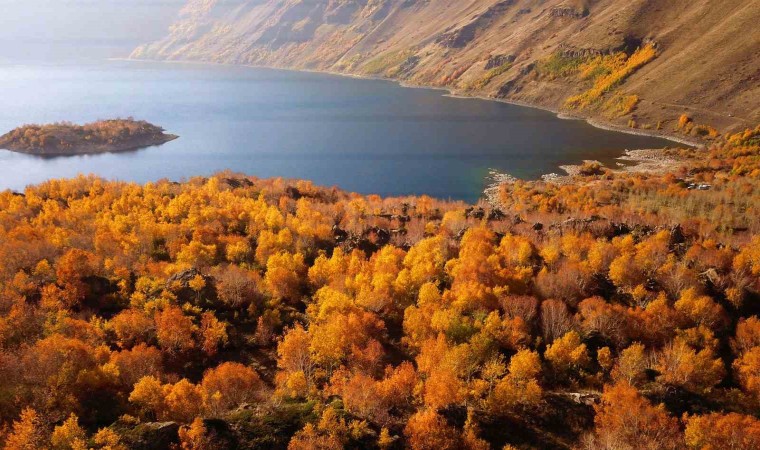 Nemrut Kalderası’nda Sonbahar Güzelliği