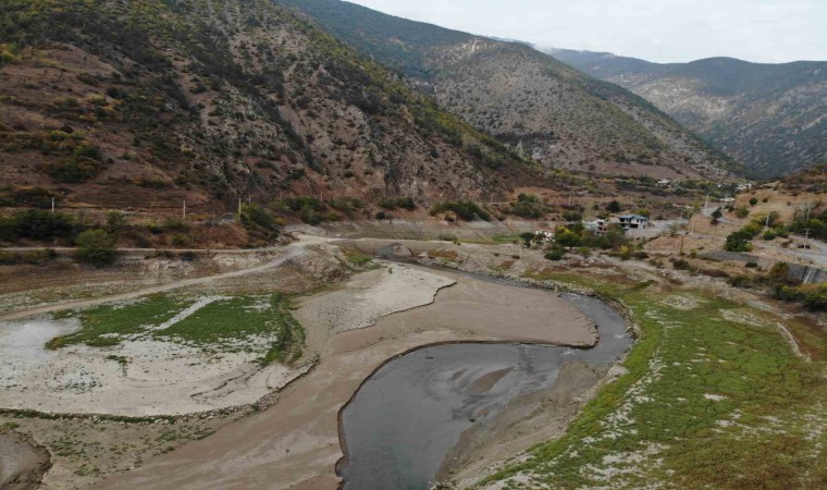 Sular Torul Barajı’nda Çekildi