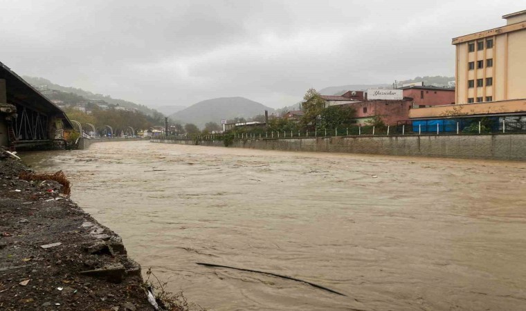 Dereler Taşma Noktasına Geldi, Park Yasaklandı