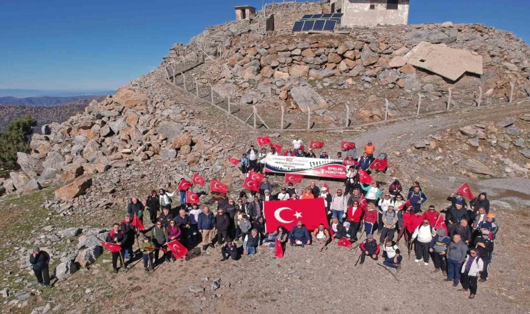 Efeler, Cumhuriyet İçin Birlikte Yürüdü