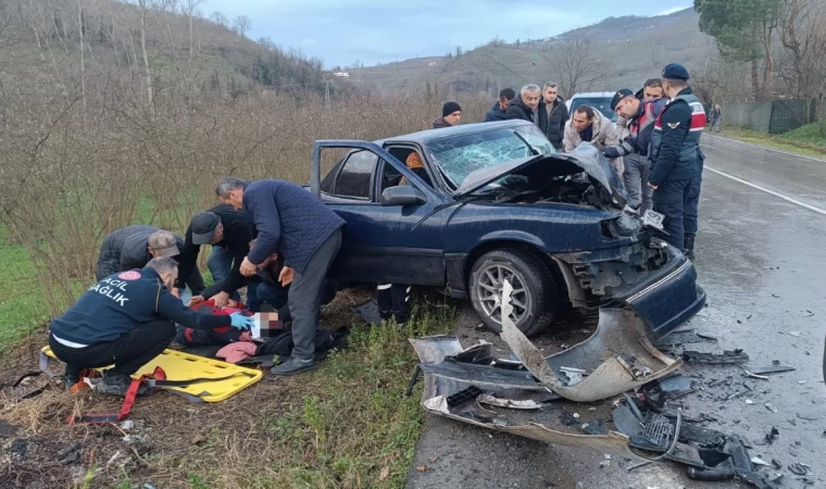 Ordu’da 2 otomobil çarpıştı: 3 yaralı