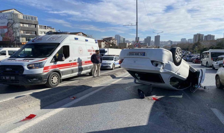 Süratli giden araç sürücüsü kontrolden çıkarak takla attı: 1 yaralı