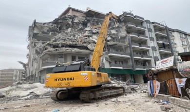 Adıyaman’da enkaz kaldırma tamamlandı, acil yıkılacak binalar yıkıldı