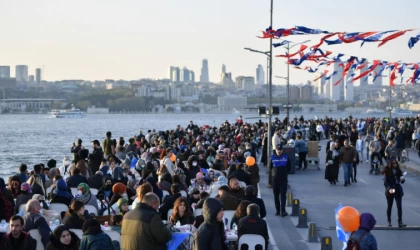 Erdoğan Kadir Gecesi Üsküdar’da Depremzedelerle