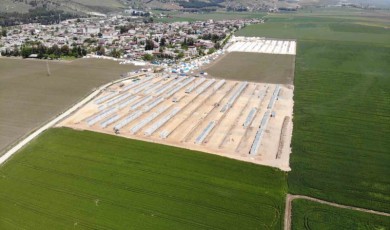 Hatay’da konteyner kentlerin kurulumu devam ediyor