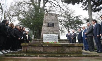 Kurtdereli Mehmet Pehlivan Mezarı Başında Anıldı