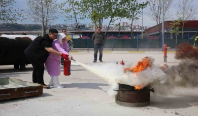 Kadınlar servis şoförü olabilmek için eğitime girdi