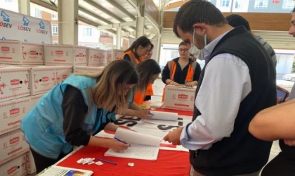 "Mutlu Et Paketleri" Yardımı. İçinde yok yok!