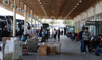 Otogarlarda seçim yoğunluğu, ek seferler açıldı