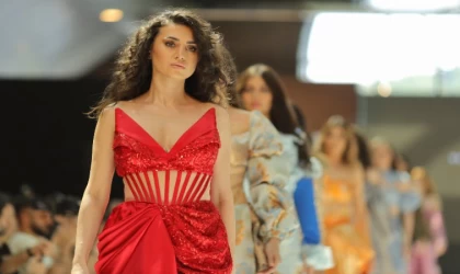 Fashion Week Türkiye’de ilk defilesi gerçekleşti