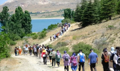 Yürüyerek Keşfediyorlar