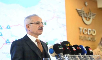 Bakan Uraloğlu: ”Trafikte En Önemli Tedbirlerden Biri Akıllı Ulaşım Sistemleridir”