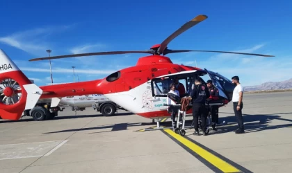 Cizre’de ambulans helikopter 6 aylık Büşra için havalandı